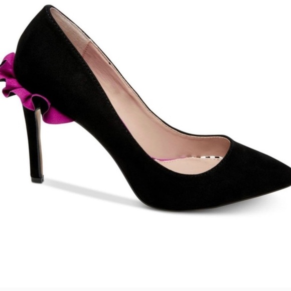 Betsey Johnson pink ruffle back suede heels - Picture 1 of 7